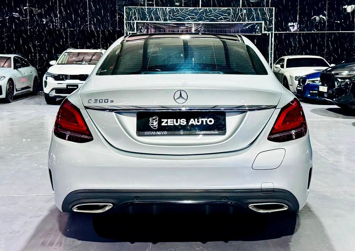 Original Paint | GCC Specifications | Excellent | One Year unlimited Warranty-11-11