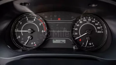 Toyota Hilux DLX-16