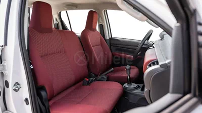 Toyota Hilux DLX-9
