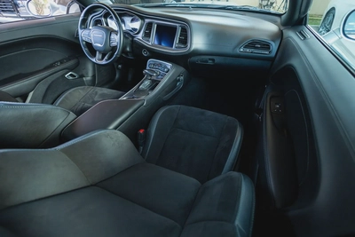 Dodge Challenger 2021-14