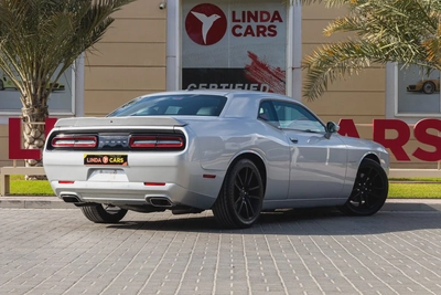 Dodge Challenger 2021-17