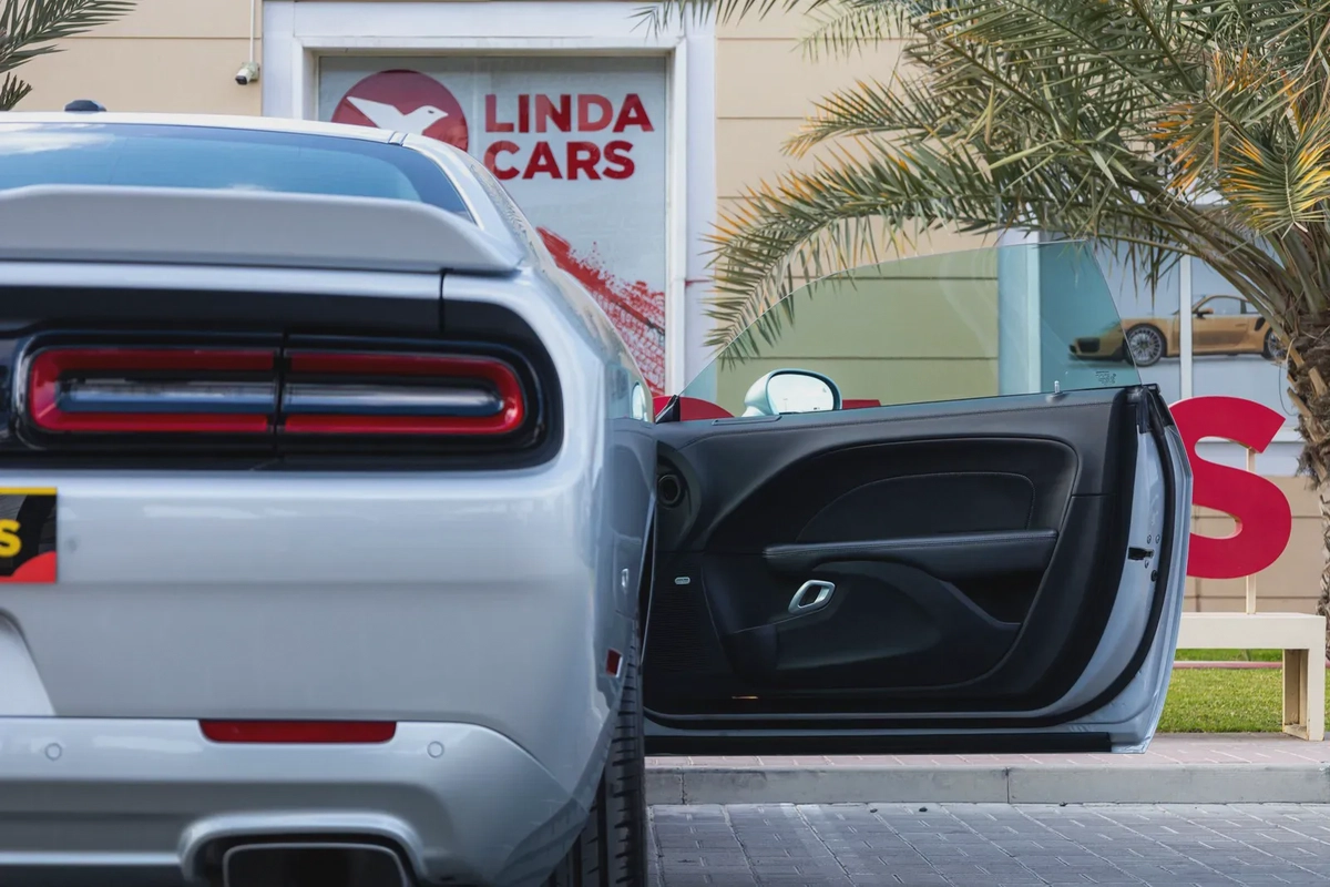 Dodge Challenger 2021-2-2