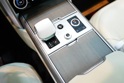 Range Rover Vogue SV 2023-11