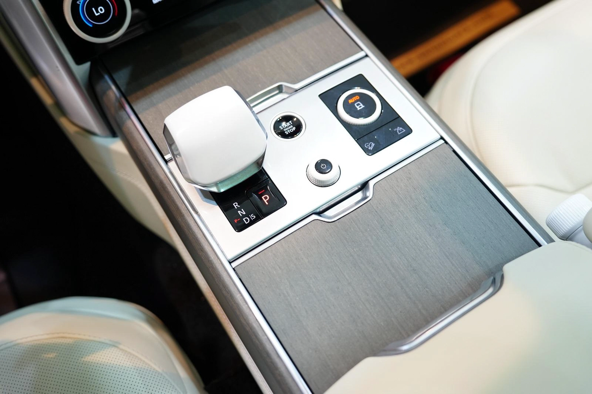 Range Rover Vogue SV 2023-11-11