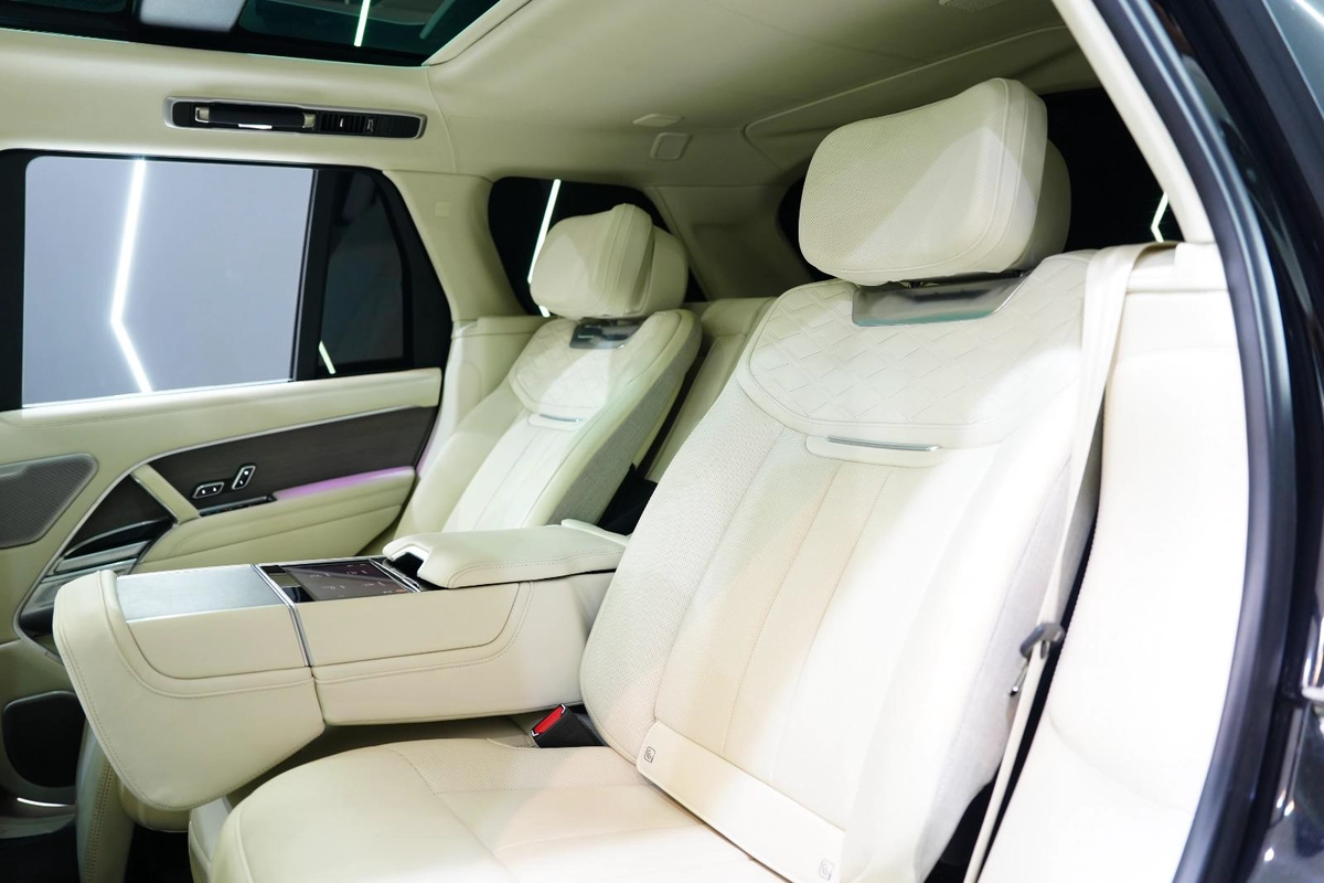 Range Rover Vogue SV 2023-8-8