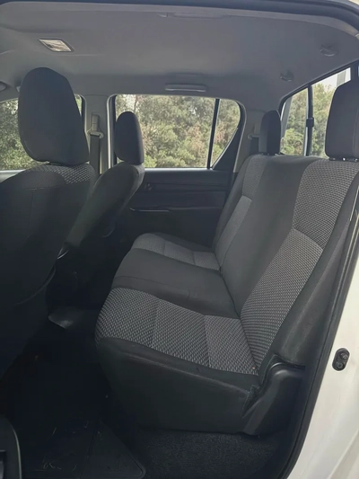Toyota Hilux Double Cab DLS 2021 GCC Specs-8