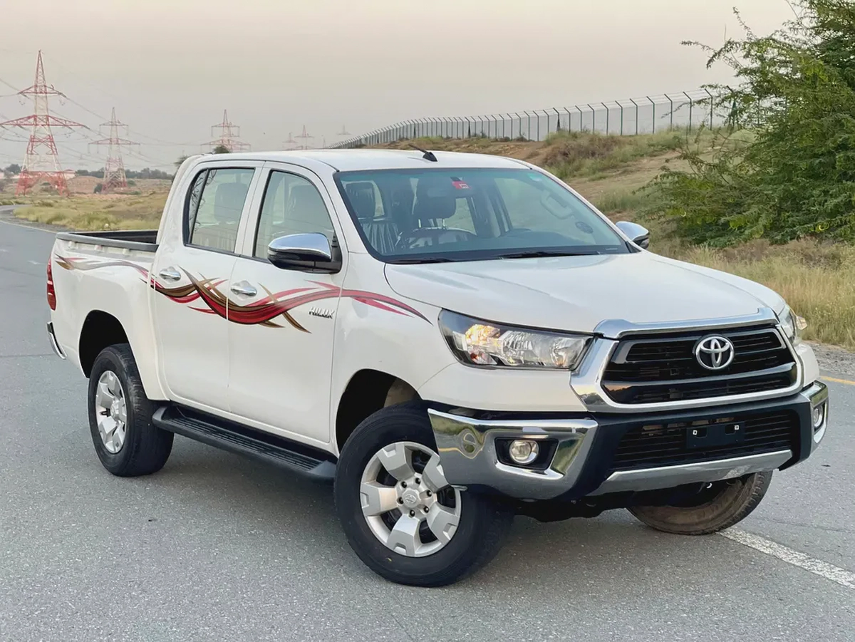 Toyota Hilux Double Cab DLS 2021 GCC Specs-2-2