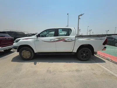 Toyota Hilux Sr5 2.7 Petrol Manual Transmisson MY25-1