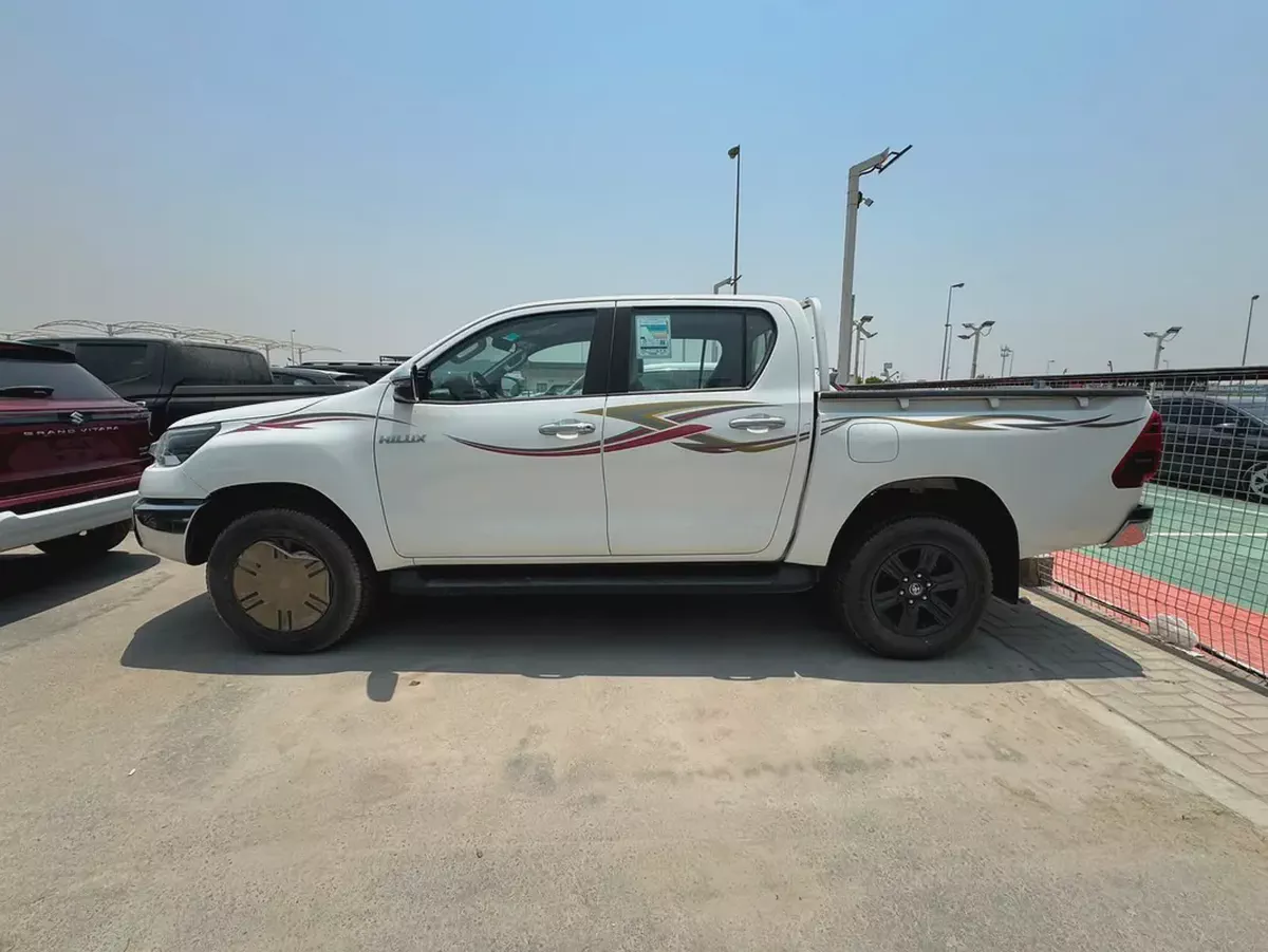 Toyota Hilux Sr5 2.7 Petrol Manual Transmisson MY25-1-1