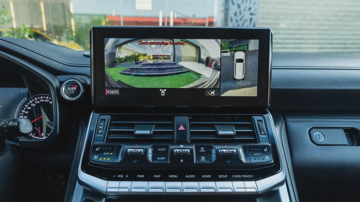Toyota Land Cruiser 2022-7-7