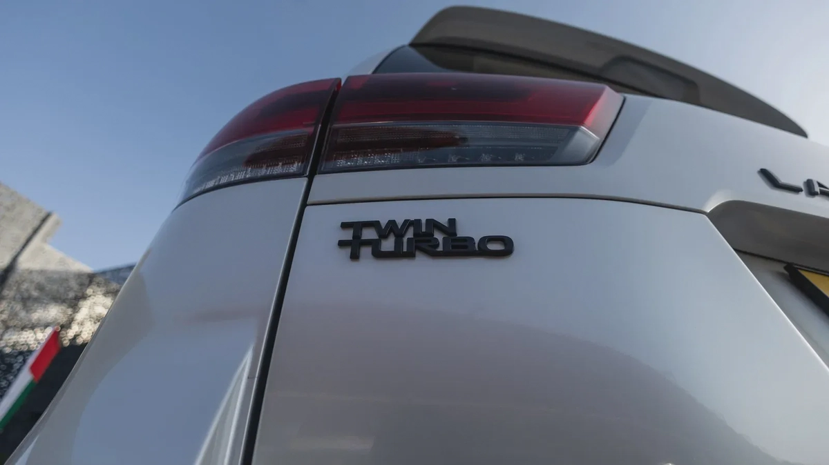 Toyota Land Cruiser 2022-5-5