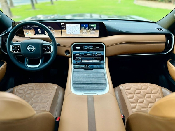 NISSAN PATROL LE PLATINUM 3.5T l YEAR 2025 l UNDER WARRANTY UPTO MAY 2030 UNLIMITED KMSl LOW MILEAGE