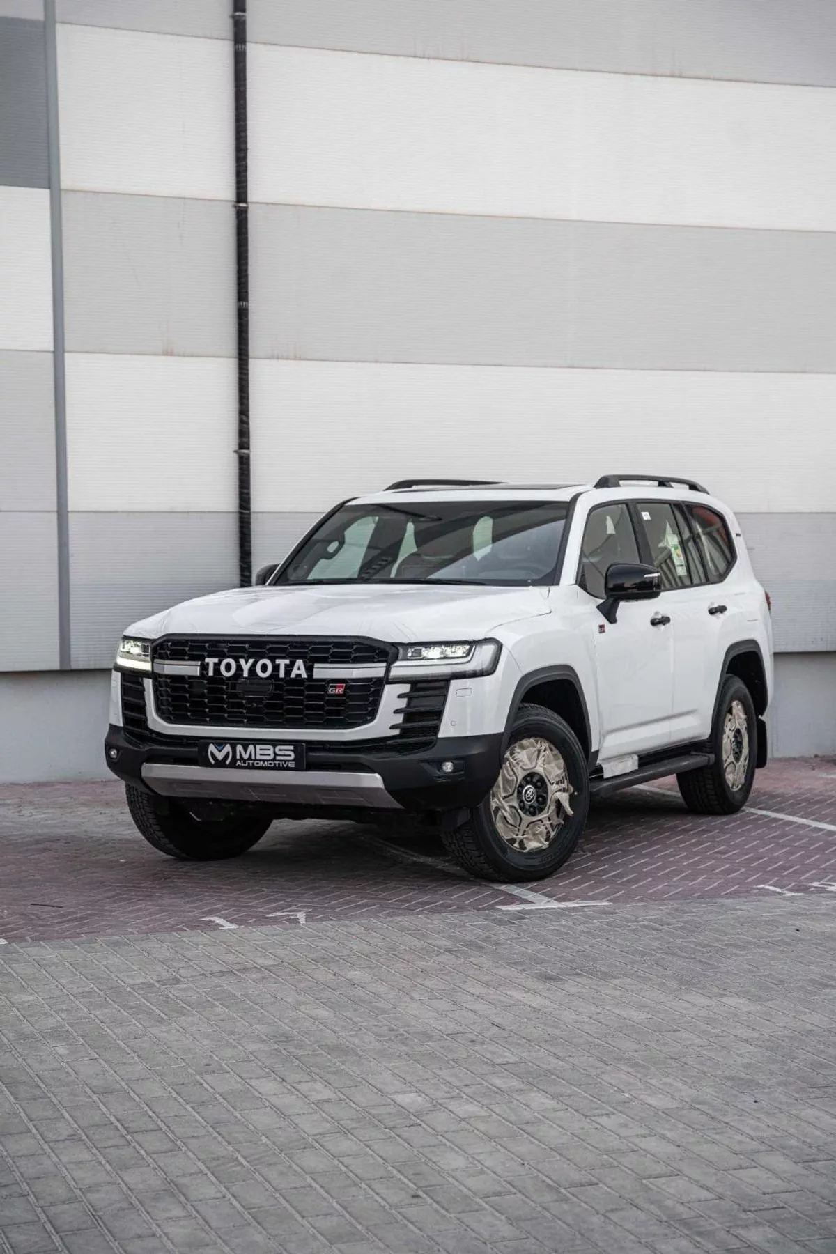 Toyota Land Cruiser GR SPORT LC300 GR SPORT 3.3L DIESEL FULL OPTION WITH MBS AUTOBIOGRAPHY VIP MASSAGE SEAT AND ROOF STAR LIGHT