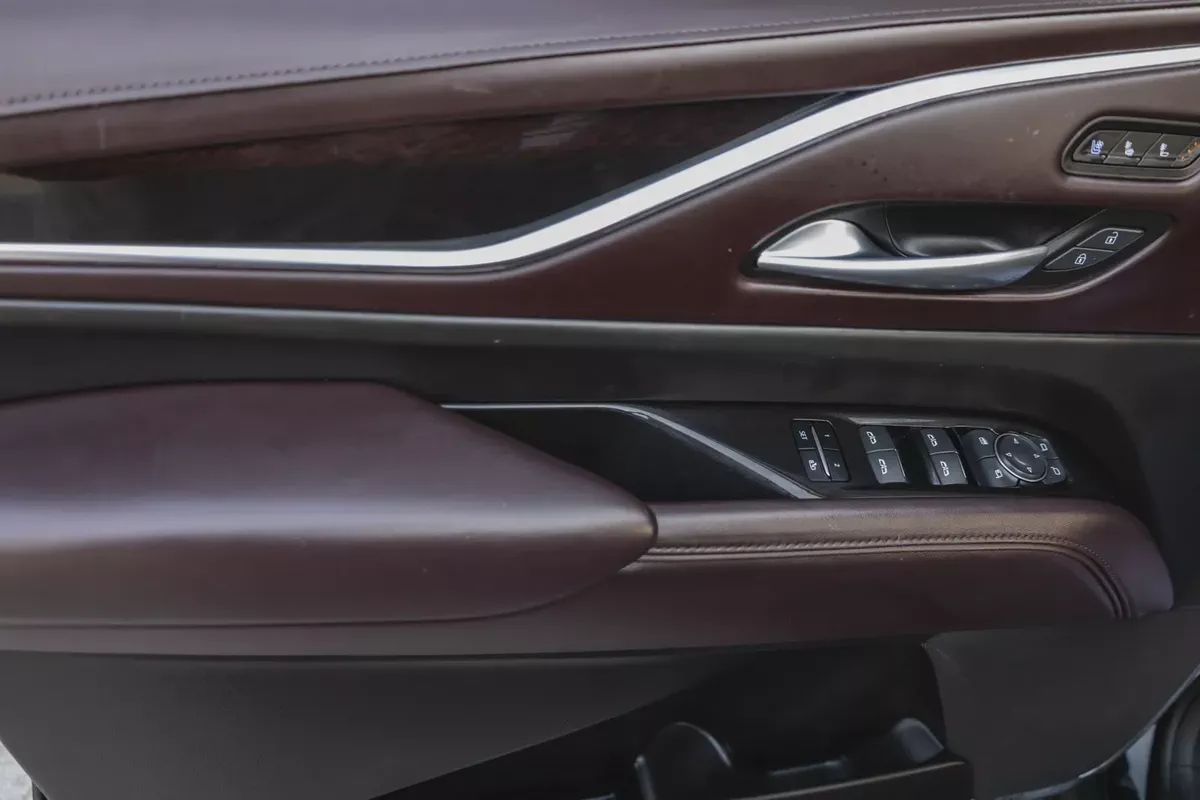 Cadillac Escalade 2022-2-2