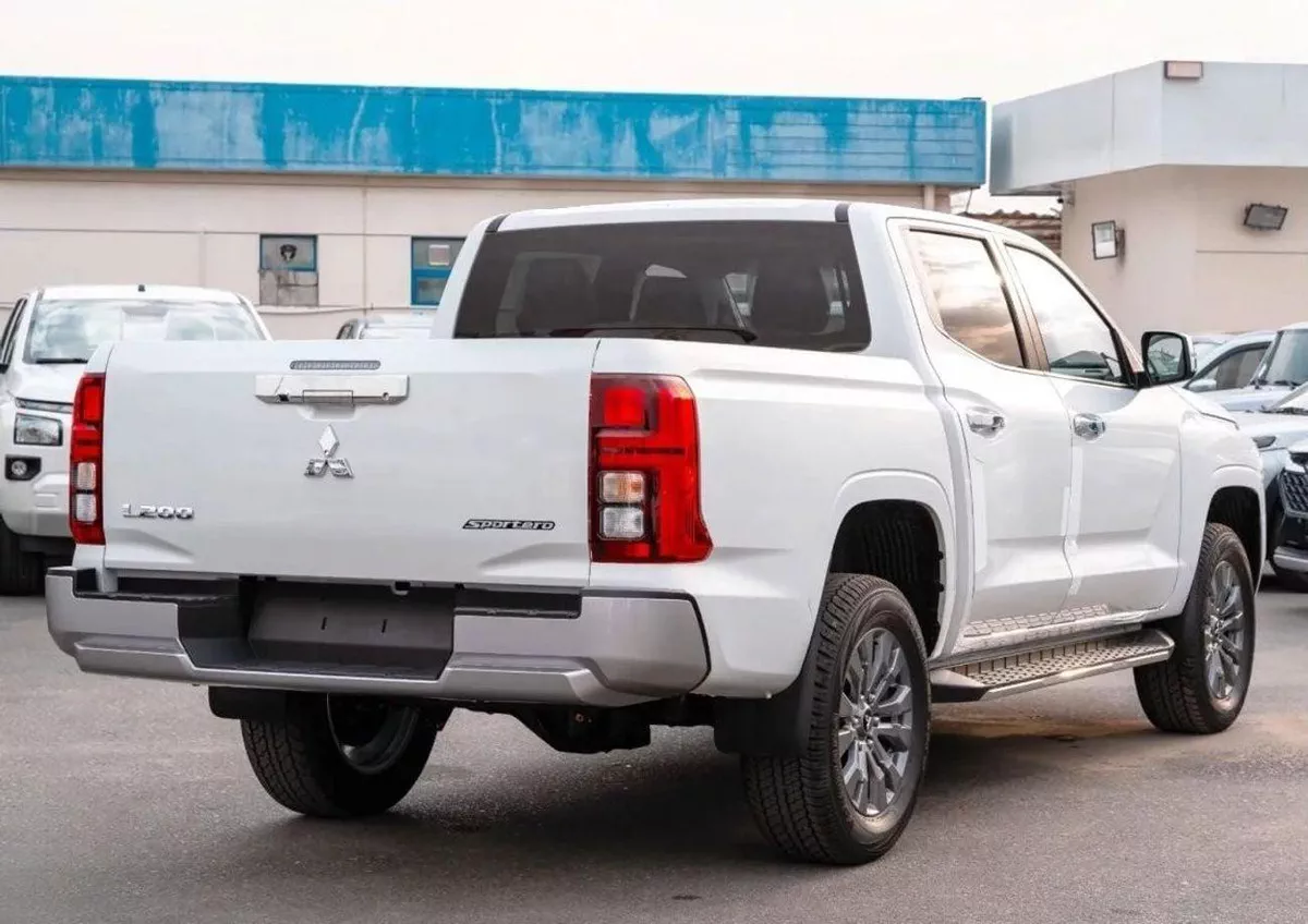 Mitsubishi L200 GL Mitsubishi L200 Sportero 2.4L Diesel MY2026-4-0