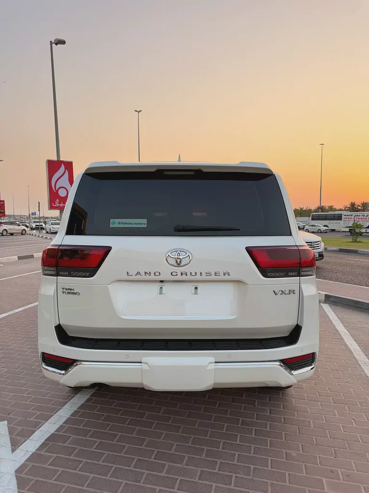تويوتا لاند كروزر 2023 خليجي VXR توين تيربو صبغ الوكاله 2023 Toyota Land Cruiser VXR GCC Specs-5-5