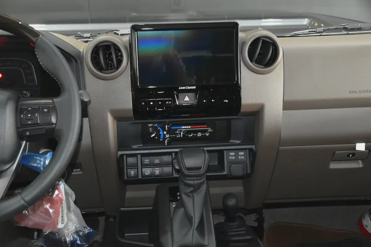 2026 ll Toyota Land Cruiser Lc 76 Gcc ll Al-Futtaim Warranty-14-14
