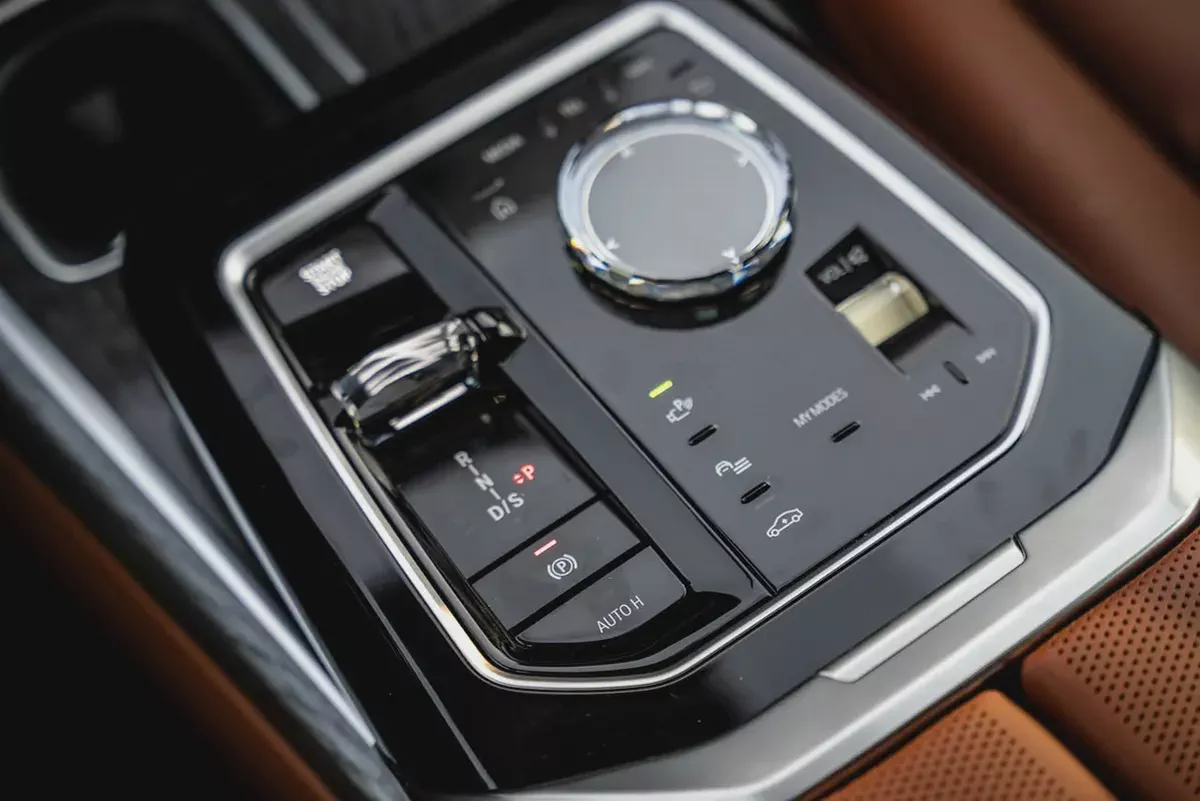2026 BMW 740i M Sport Individual | GCC | Only 2,894 KM | 2 Years Warranty | AED 439,000-9-9