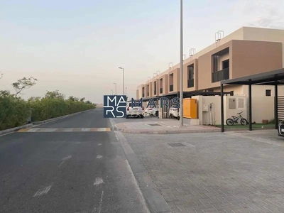 Spacious 3 bedrooms in single row available for rent in nasma residence for 100,000 AED yearly-1