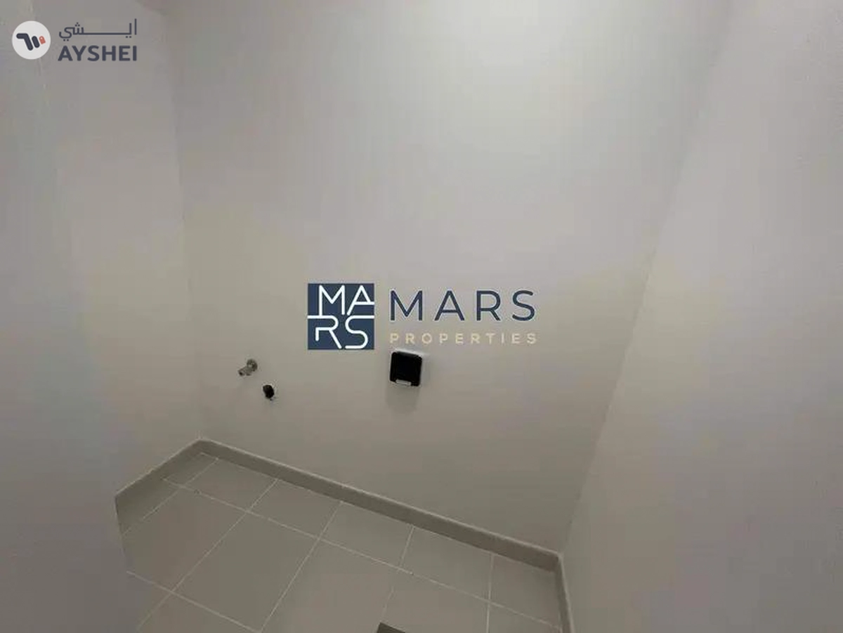 Spacious 3 bedrooms in single row available for rent in nasma residence for 100,000 AED yearly-12-12