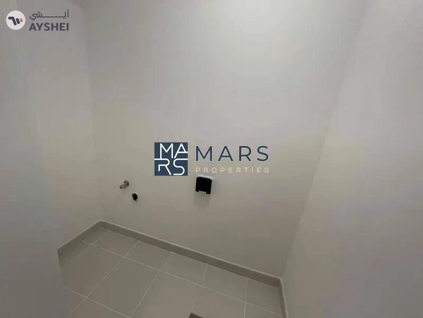 Spacious 3 bedrooms in single row available for rent in nasma residence for 100,000 AED yearly