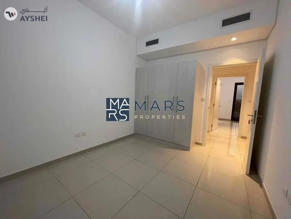 Spacious 3 bedrooms in single row available for rent in nasma residence for 100,000 AED yearly