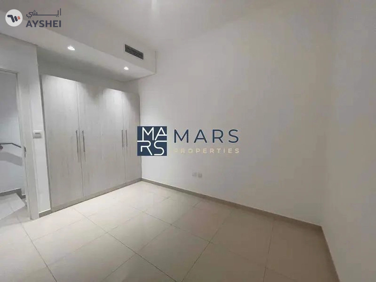 Spacious 3 bedrooms in single row available for rent in nasma residence for 100,000 AED yearly-23-23