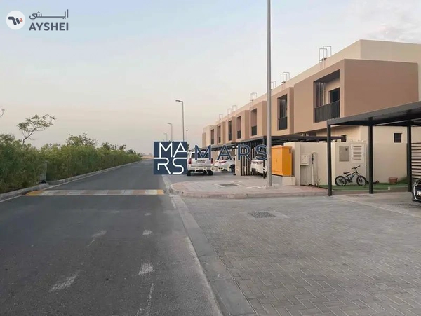 Spacious 3 bedrooms in single row available for rent in nasma residence for 100,000 AED yearly