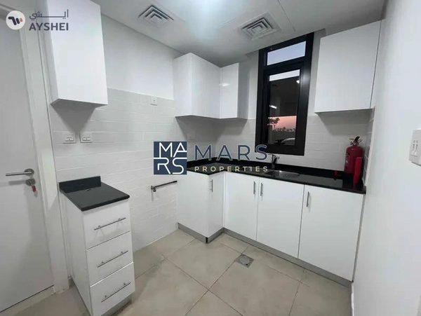 Spacious 3 bedrooms in single row available for rent in nasma residence for 100,000 AED yearly