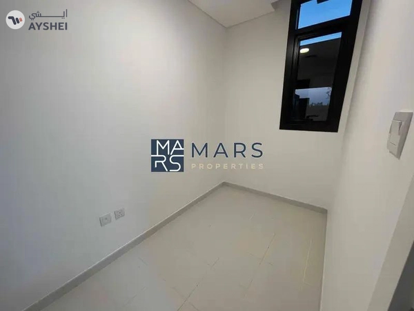 Spacious 3 bedrooms in single row available for rent in nasma residence for 100,000 AED yearly