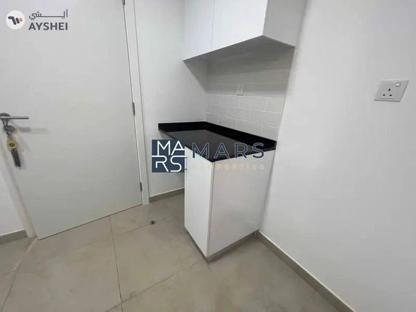Spacious 3 bedrooms in single row available for rent in nasma residence for 100,000 AED yearly