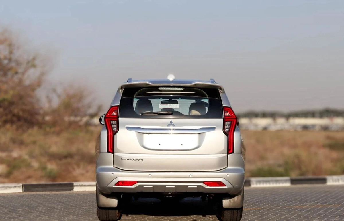 Mitsubishi Montero Sport GLS HIGHLINE Mitsubishi Montero Sport | 3.0 L | 2021 | GCC | Accident-Free-12-12
