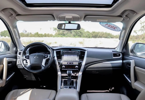 Mitsubishi Montero Sport GLS HIGHLINE Mitsubishi Montero Sport | 3.0 L | 2021 | GCC | Accident-Free