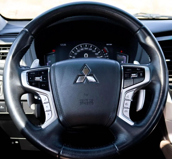 Mitsubishi Montero Sport GLS HIGHLINE Mitsubishi Montero Sport | 3.0 L | 2021 | GCC | Accident-Free
