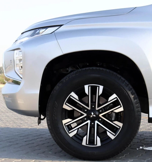 Mitsubishi Montero Sport GLS HIGHLINE Mitsubishi Montero Sport | 3.0 L | 2021 | GCC | Accident-Free