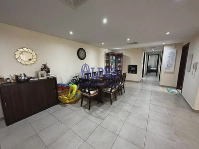 Spacious | Overlooking Marina | 2 BR Furnished for Sale-6