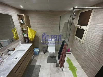 Spacious | Overlooking Marina | 2 BR Furnished for Sale-4