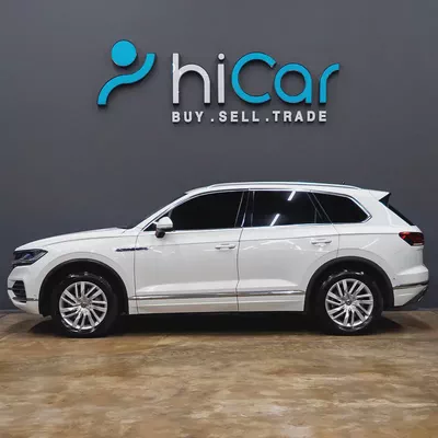 AED 2,203 p.m • 0% Downpayment • Volkswagen Touareg • 1 Year Warranty-1