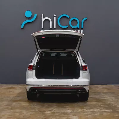 AED 2,203 p.m • 0% Downpayment • Volkswagen Touareg • 1 Year Warranty-4