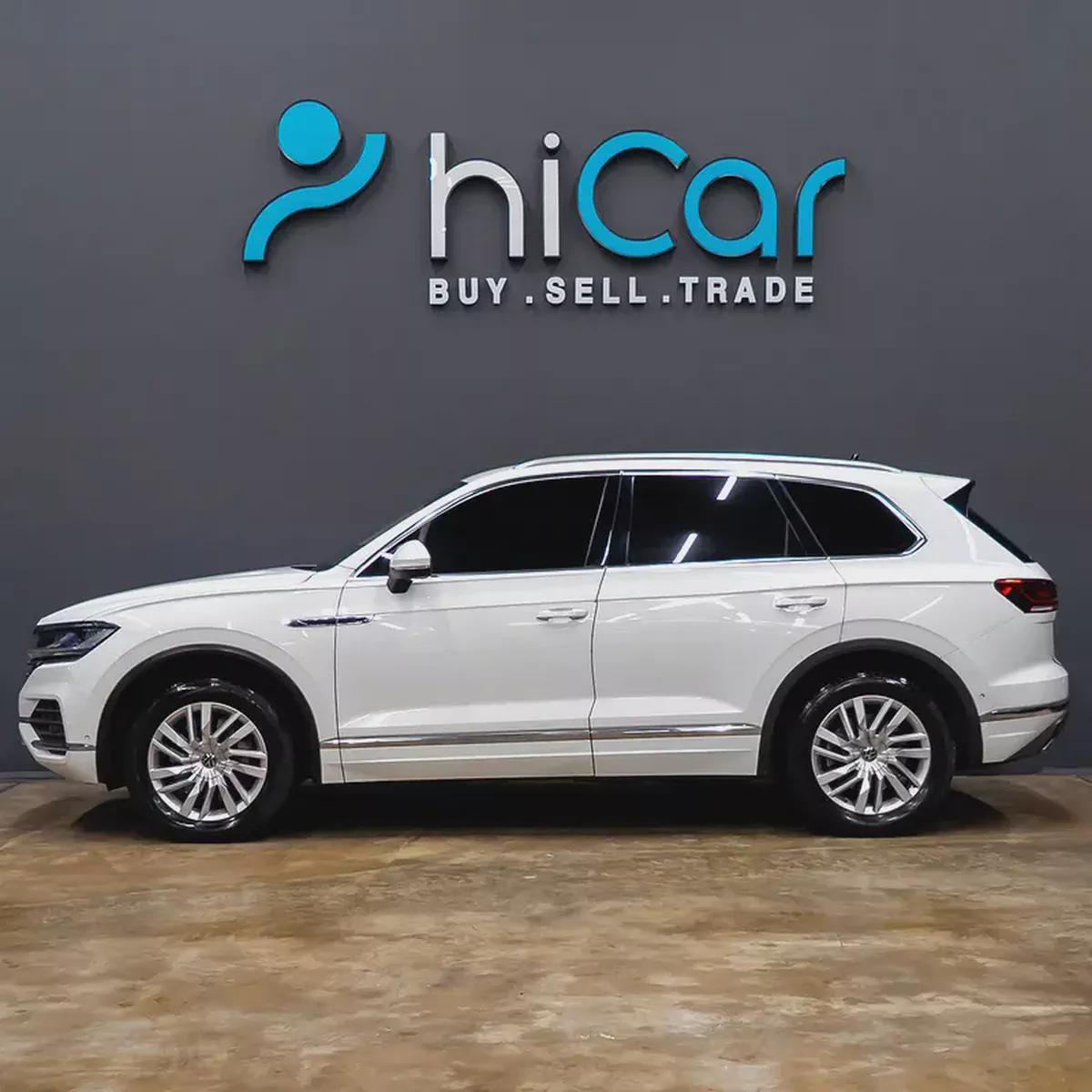 AED 2,203 p.m • 0% Downpayment • Volkswagen Touareg • 1 Year Warranty-1-1