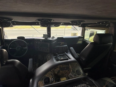 Hummer H1 Off-Road SUV-6