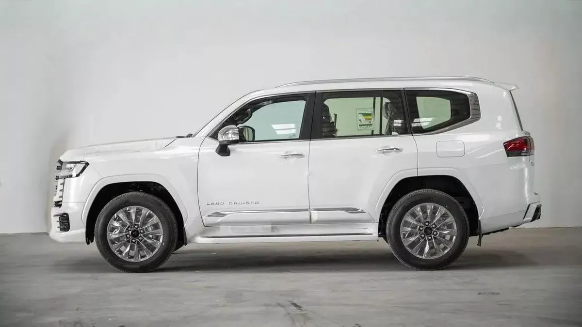 Toyota Land Cruiser VXR LAND cruiser VXR 3.5 petrol 2026-2-0