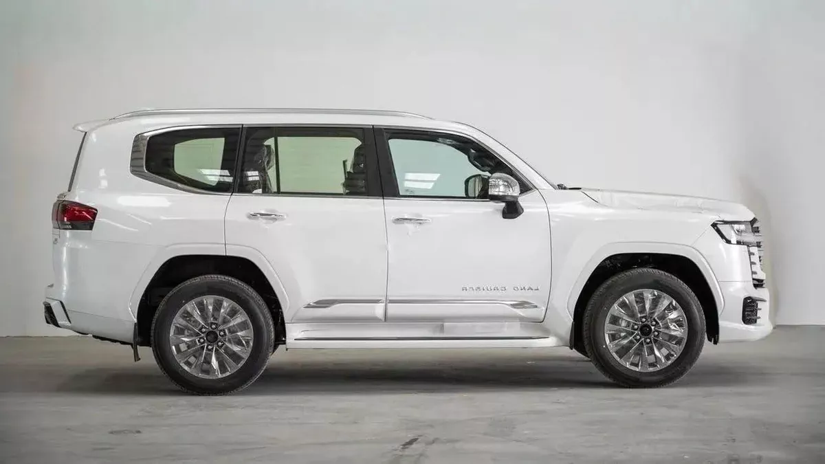 Toyota Land Cruiser VXR LAND cruiser VXR 3.5 petrol 2026-3-0
