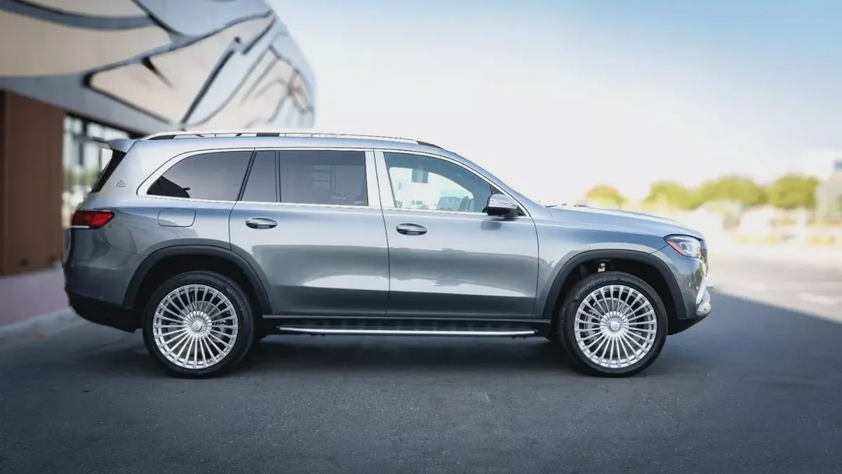 Pristine 2023 Mercedes-Benz GLS 450 4MATIC - American Specs-8-8