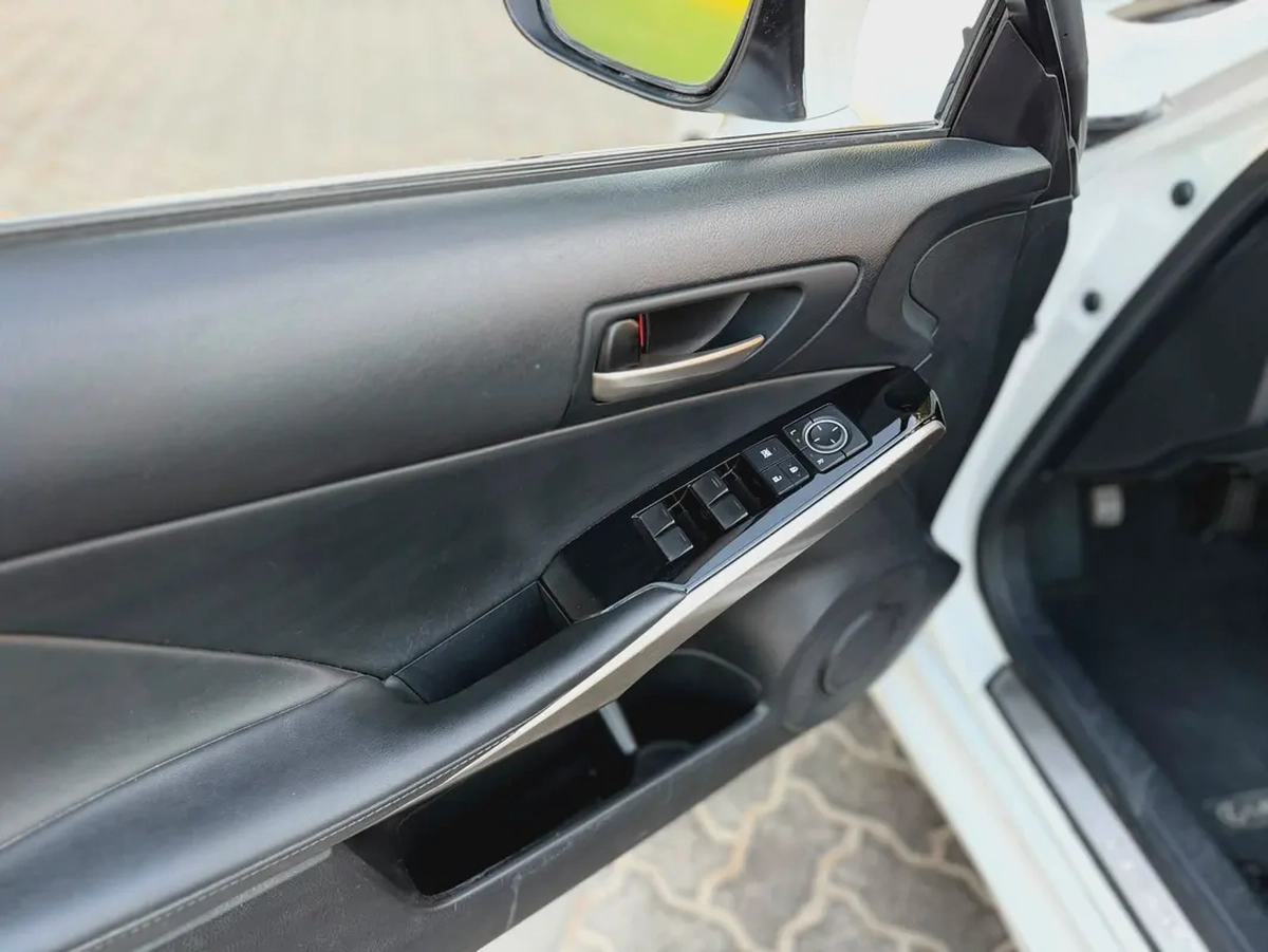 Lexus IS 300 2020 American Specs - Low Mileage, Excellent Condition-14-14