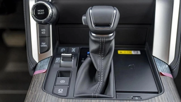 Toyota Land Cruiser VXR TWIN TURBO 3.5L