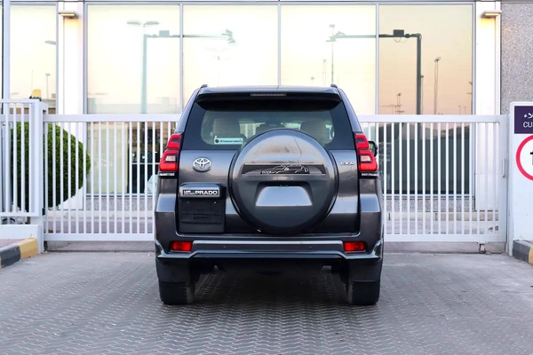 Toyota Prado Adventure VXR 2022 - GCC Specs - Original Paint