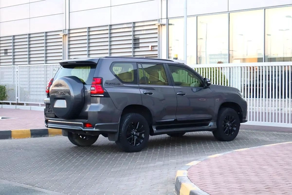 Toyota Prado Adventure VXR 2022 - GCC Specs - Original Paint
