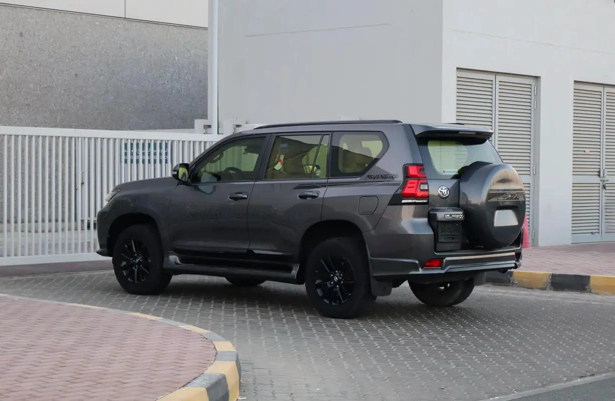 Toyota Prado Adventure VXR 2022 - GCC Specs - Original Paint-3-3