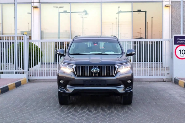 Toyota Prado Adventure VXR 2022 - GCC Specs - Original Paint